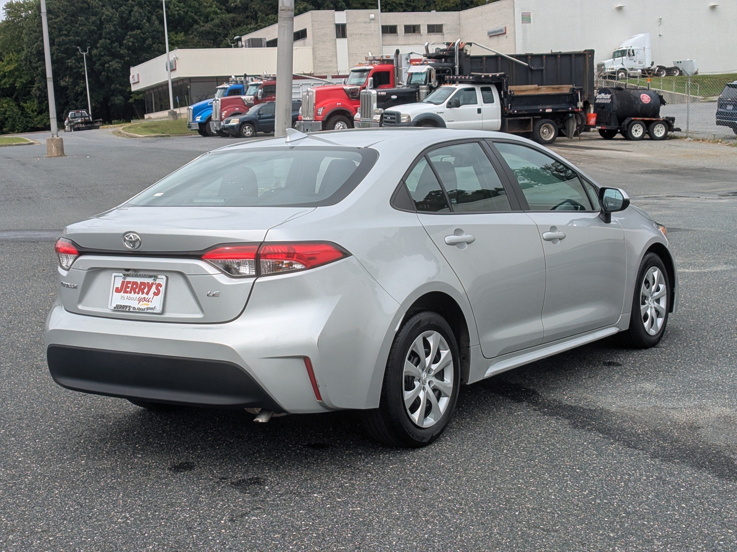 Used 2024 Toyota Corolla LE FWD image 9