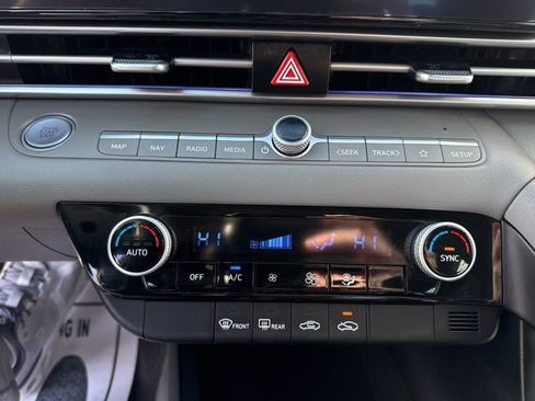 Certified 2024 Hyundai Elantra SEL image 34