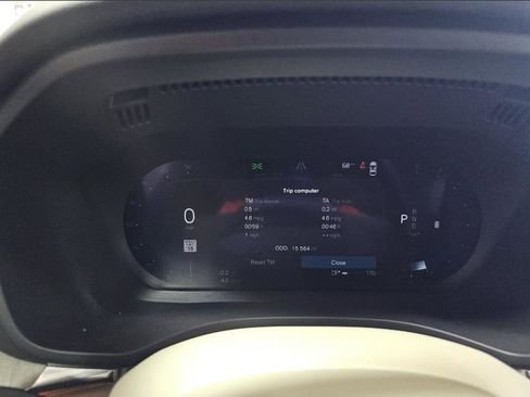 Used 2023 Volvo XC60 B5 Plus w/ Climate Package image 4