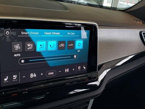 New 2025 Volkswagen Atlas Cross Sport SE FWD image 10