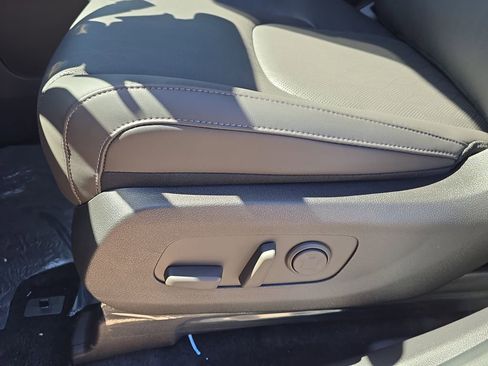 New 2026 Kia Carnival EX image 22