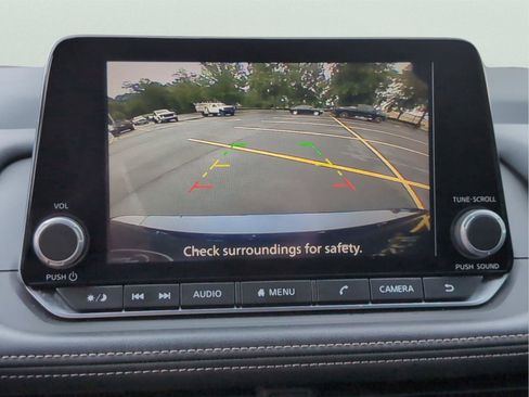 Used 2025 Nissan Rogue SV AWD/4WD image 23