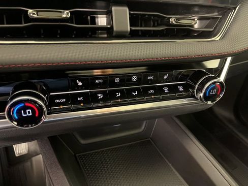 New 2026 Chevrolet Equinox RS AWD/4WD image 32