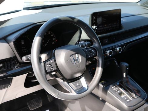 Used 2024 Honda CR-V Sport Touring image 18