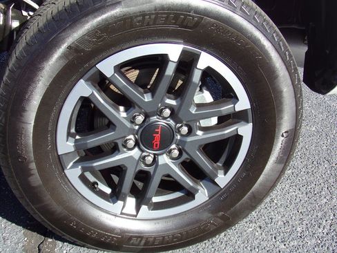 Used 2024 Toyota Tacoma TRD Sport AWD/4WD image 21