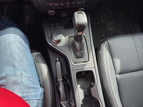 Used 2020 Ford Ranger Lariat w/ Equipment Group 501A Mid image 11