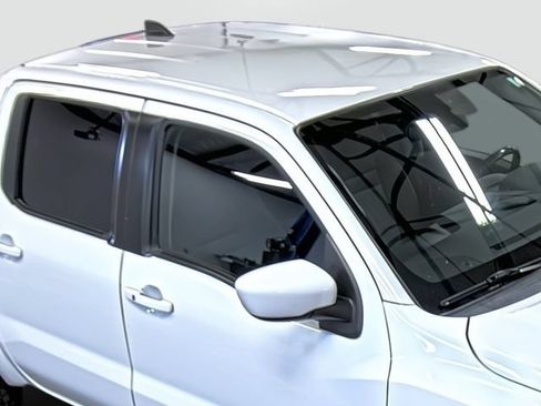 Used 2024 Nissan Frontier SV w/ SV Convenience Package AWD/4WD image 16