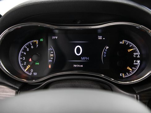 Used 2019 Jeep Grand Cherokee Laredo AWD/4WD image 28