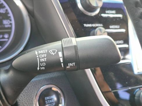 Used 2019 Toyota Camry SE w/ Convenience Package FWD image 7