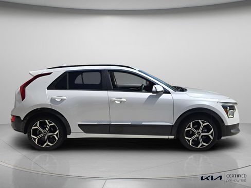 Certified 2023 Kia Niro EX Touring FWD image 4