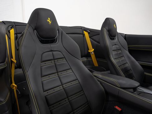 Used 2023 Ferrari Portofino M RWD image 73