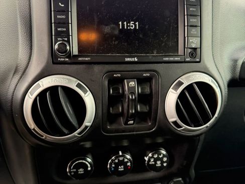 Used 2016 Jeep Wrangler Unlimited Rubicon w/ Dual Top Group image 16