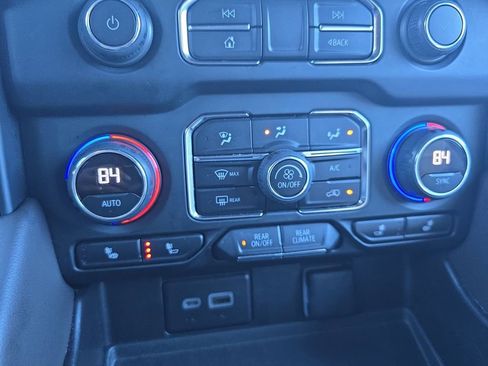 Used 2023 Chevrolet Suburban LT image 26