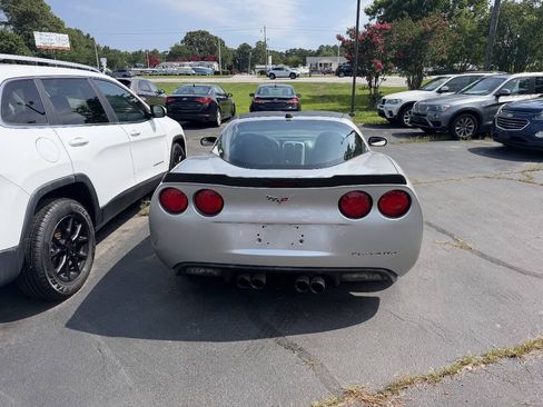 Used 2005 Chevrolet Corvette Coupe w/ Preferred Equipment Group RWD image 6
