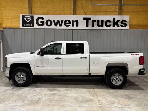 Used 2019 Chevrolet Silverado 2500 W/T w/ WT Convenience Package image 2