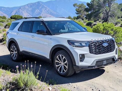Certified 2025 Ford Explorer ST-Line AWD/4WD image 8