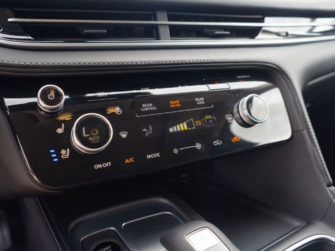 Certified 2026 INFINITI QX60 Luxe w/ Family Package image 16