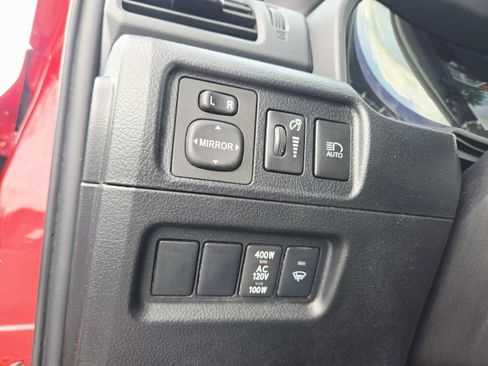 Used 2022 Toyota 4Runner SR5 AWD/4WD image 37