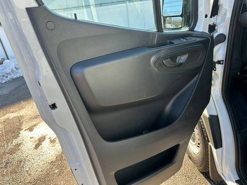 Used 2022 Mercedes-Benz Sprinter 2500 image 10