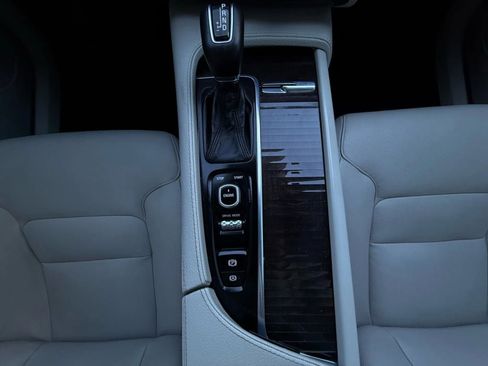 Used 2016 Volvo XC90 T6 Momentum w/ Momentum Plus Package image 54