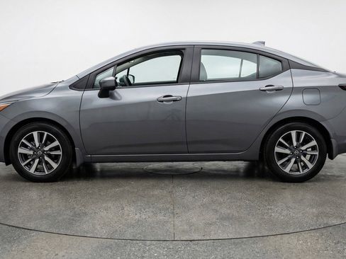 Used 2025 Nissan Versa SV FWD image 4