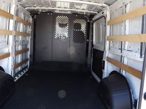 Used 2025 RAM ProMaster 2500 w/ U-Haul Equipment Group FWD image 27