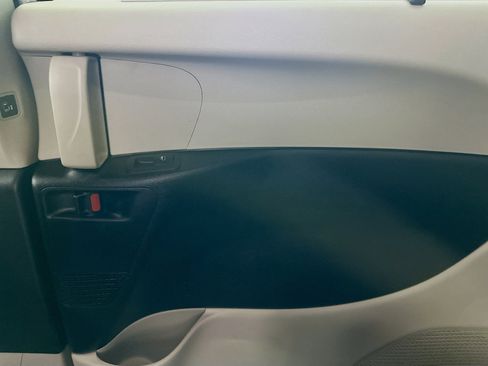 Used 2024 Chrysler Pacifica Touring-L image 31