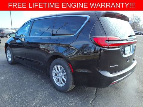 New 2026 Chrysler Pacifica Select FWD image 5