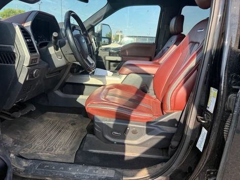Used 2022 Ford F350 Platinum AWD/4WD image 2