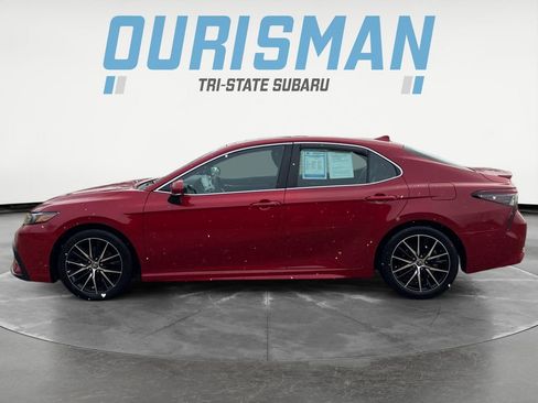 Used 2021 Toyota Camry SE w/ Cold Weather Package image 3