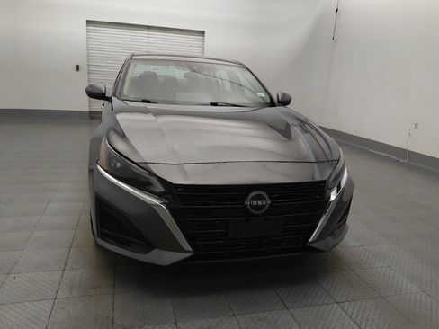 Used 2023 Nissan Altima 2.5 SV w/ SV Premium Package AWD/4WD image 14