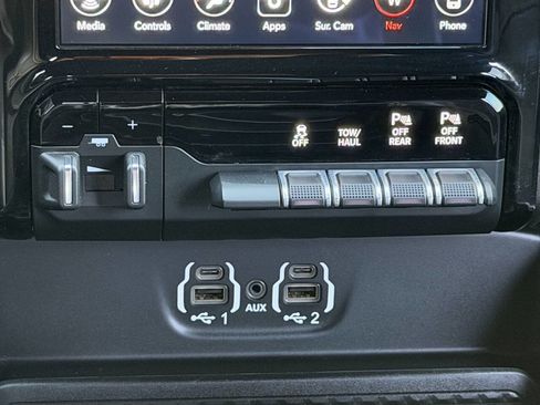 Used 2020 RAM 2500 Laramie w/ Night Edition image 33