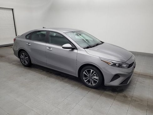 Used 2024 Kia Forte LXS image 11