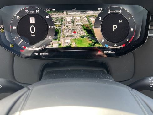 Used 2024 Land Rover Range Rover Sport SE image 29