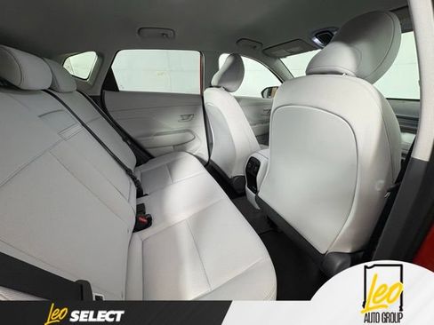 Used 2025 Hyundai Kona SEL AWD/4WD image 9
