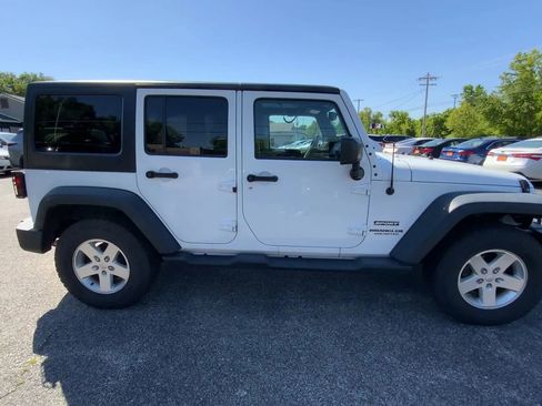 Used 2015 Jeep Wrangler Unlimited Sport w/ Quick Order Package 24S AWD/4WD image 9
