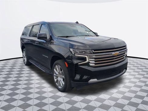 Used 2023 Chevrolet Suburban High Country image 8