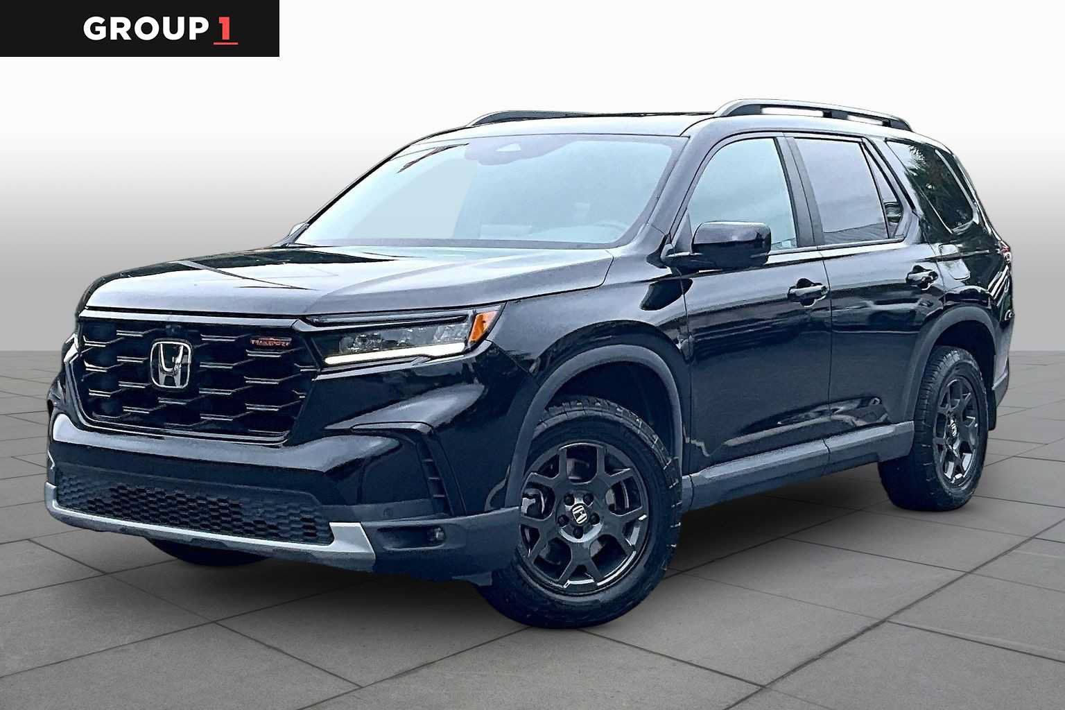 Used 2024 Honda Pilot TrailSport image 1