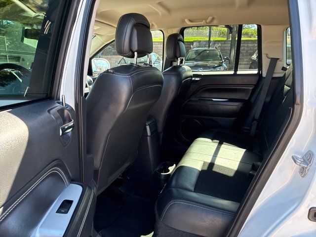 Used 2017 Jeep Compass Latitude AWD/4WD image 22