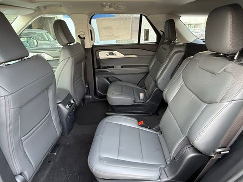New 2026 Ford Explorer Active AWD/4WD image 17