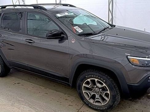 Used 2022 Jeep Cherokee Trailhawk w/ Premium Leather Package AWD/4WD image 3