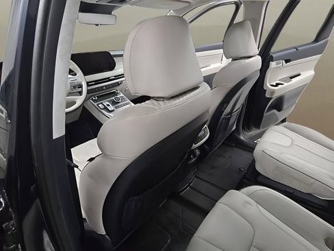 Used 2024 Hyundai Palisade Calligraphy image 15