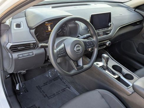 Certified 2025 Nissan Altima 2.5 S FWD image 10