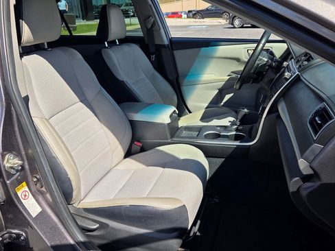 Used 2016 Toyota Camry SE image 17