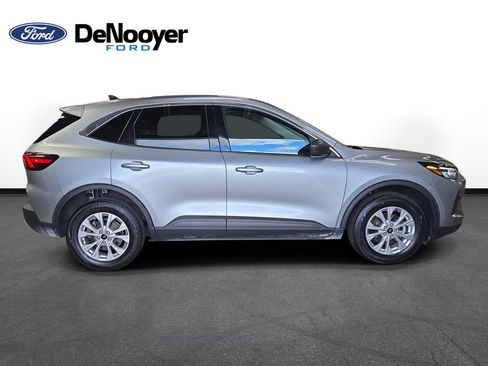 Used 2023 Ford Escape Active AWD/4WD image 4