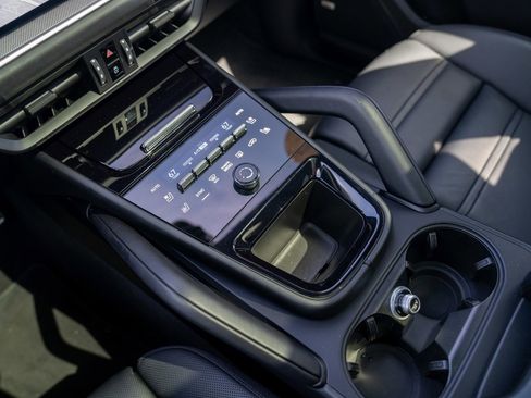 Certified 2025 Porsche Cayenne E-Hybrid AWD/4WD image 21