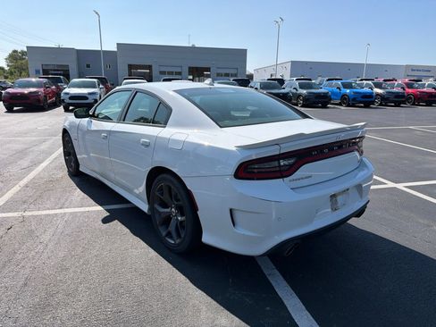Used 2019 Dodge Charger R/T RWD image 4