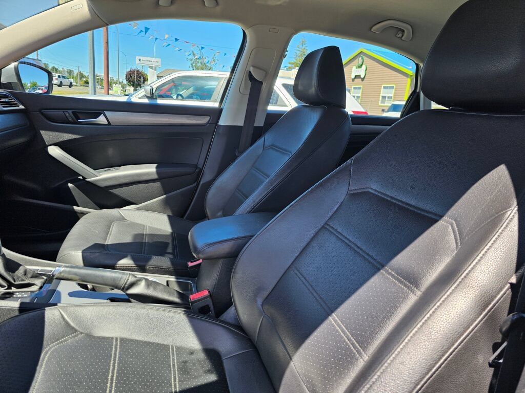 Used 2014 Volkswagen Passat 1.8T SE FWD image 25