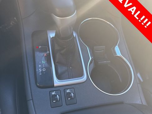Used 2019 Toyota Highlander XLE image 25