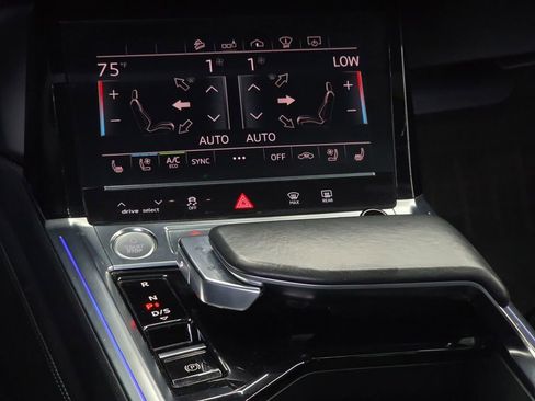Used 2019 Audi e-tron Prestige w/ Prestige Package image 16